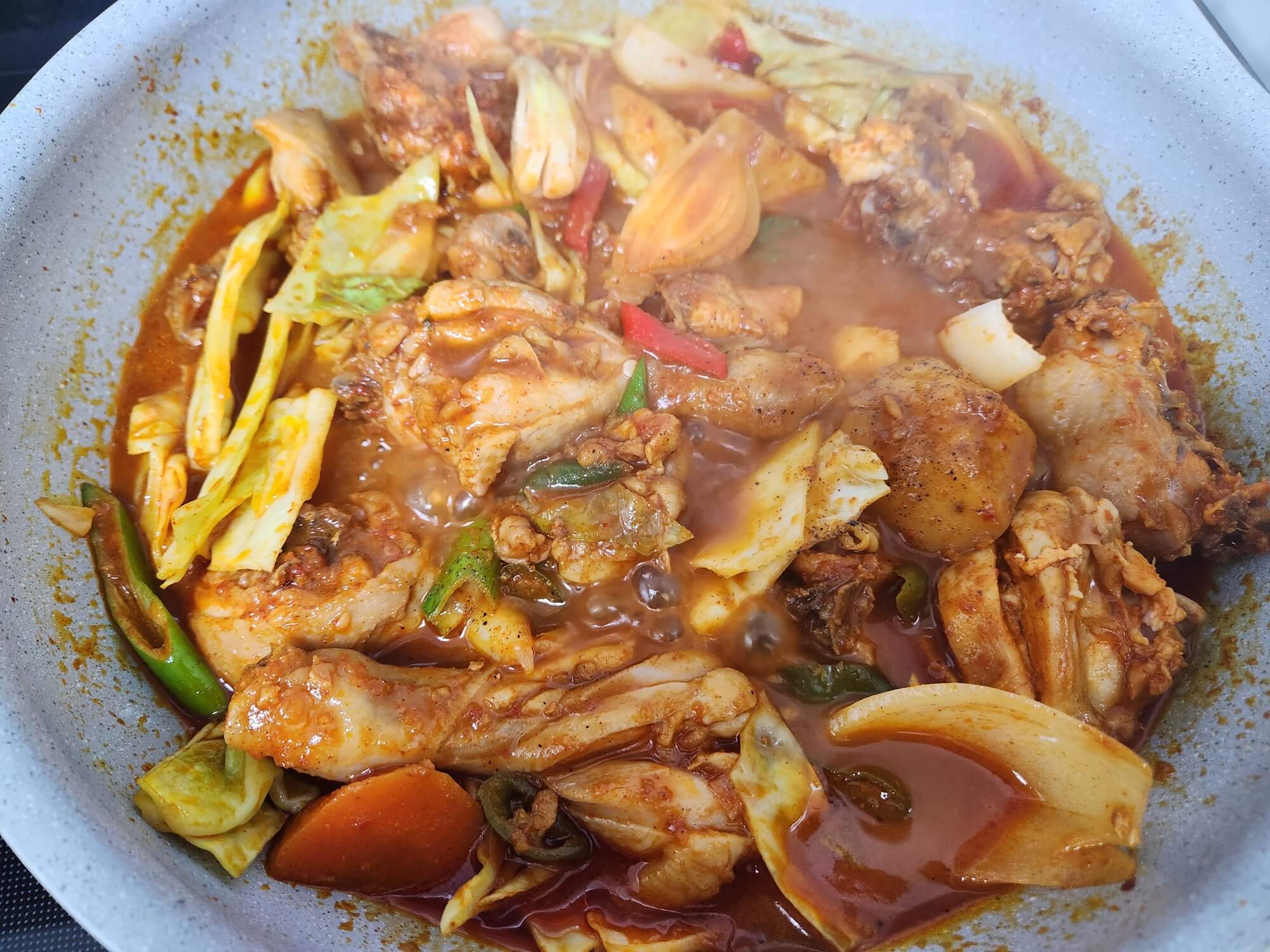 중불에 끓여주기