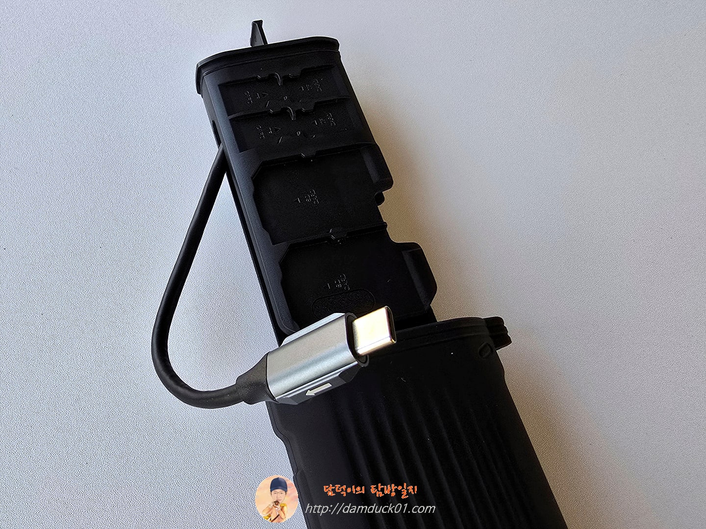 COMAN E10 다목적 고속 카드 리더 박스 컴팩트, 다목적 및 번개 빠른 데이터 전송, TF SD 카드 리더 케이스