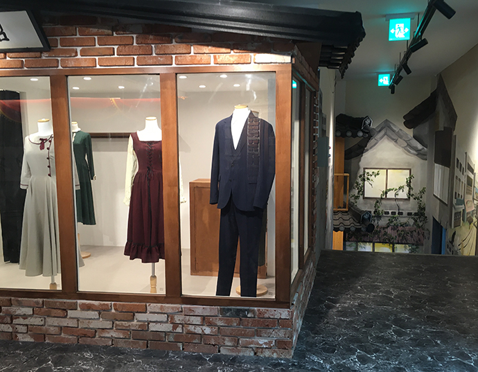 군산-말랭이마을-전시실-내부2