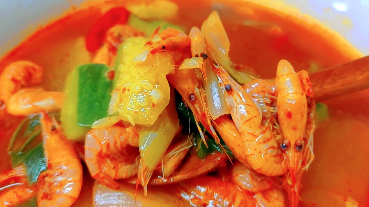 속이 확 풀리는 시원한 민물새우탕