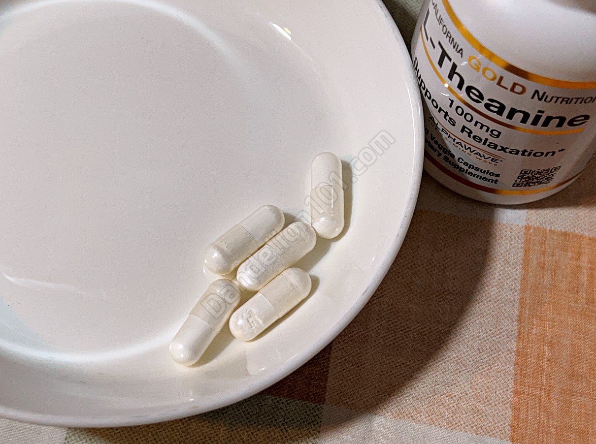 캘리포니아 골드 뉴트리션 L-테아닌 100mg, 60 베지 캡슐 (CALIFORNIA GOLD NUTRITION L-Theanine, 100mg, 60 Veg Caps) 알약 사진