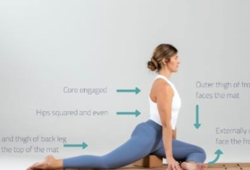 한쪽 다리 펴고 앉기 고관절 스트레칭 이미지2