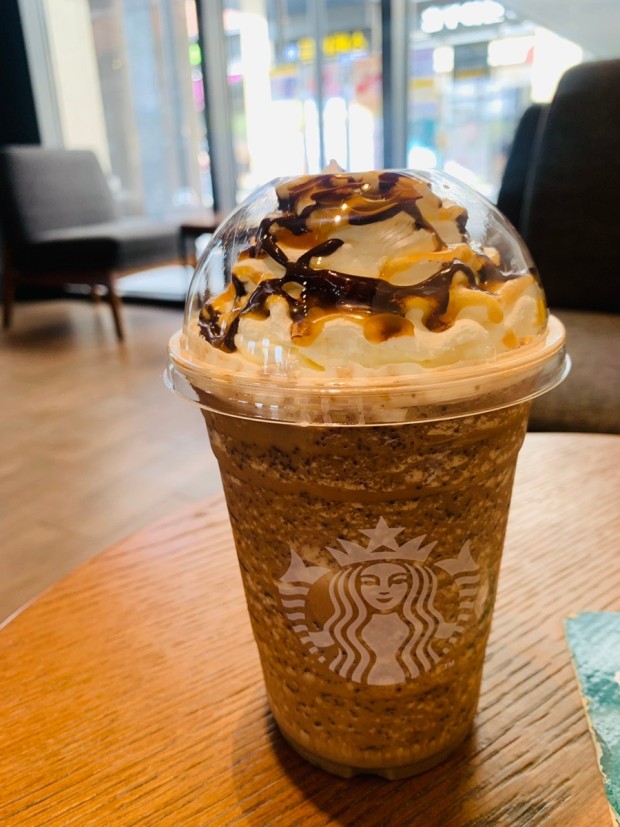 스니커즈 프라푸치노