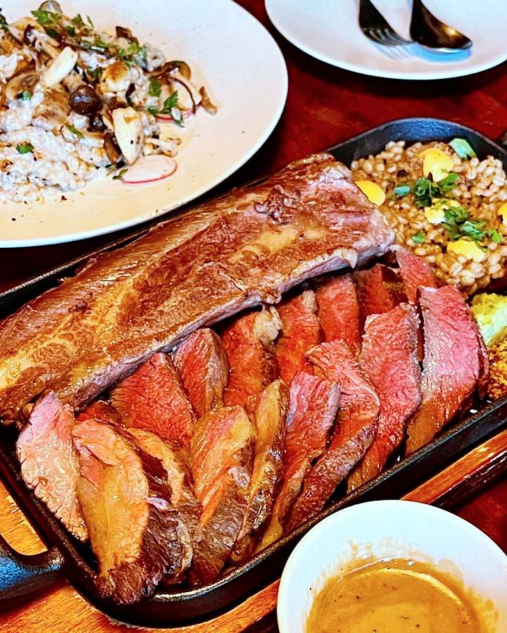 신사 가로수길 맛집 추천 생방송투데이 실크 육질 된 비밀 물 만난 갈비 우대갈비 토마호크 스테이크 오늘방송 리얼 맛집