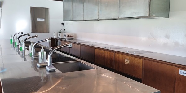 어라운드폴리 공용 공간 각이 끝내줌