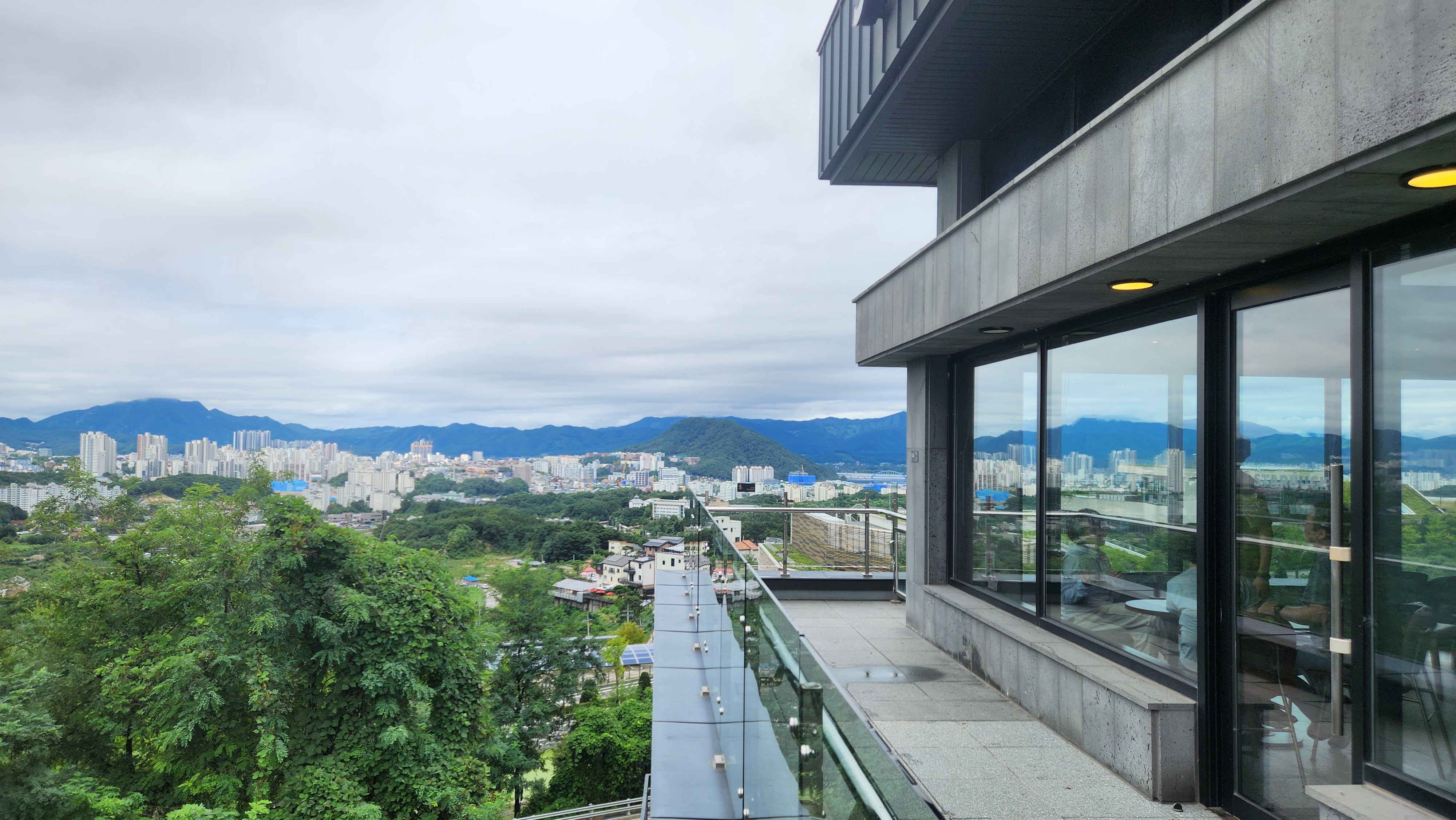 춘천 사시는 분들은 자기 집이 보일 수도 있을 듯