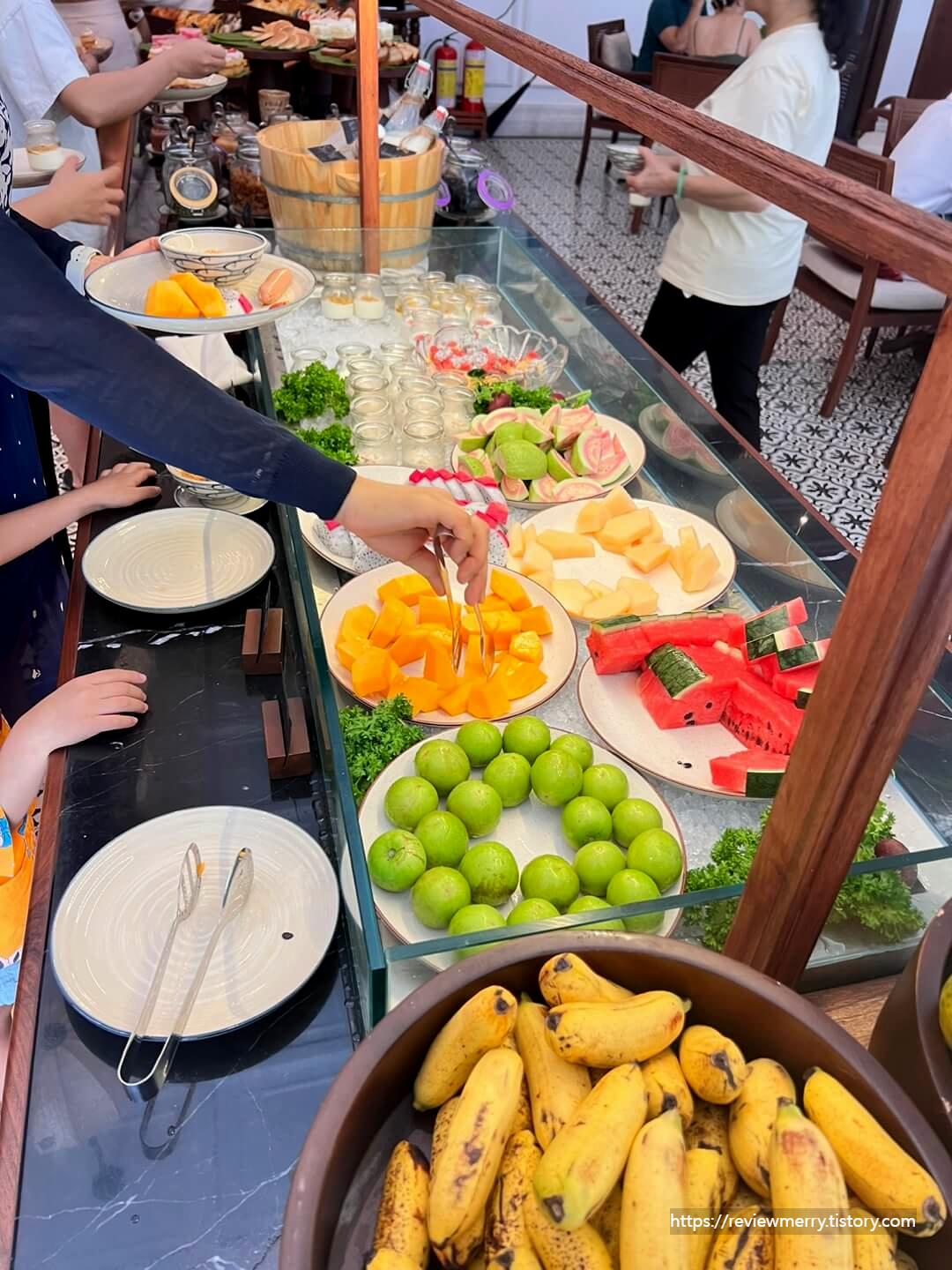 과일 및 디저트