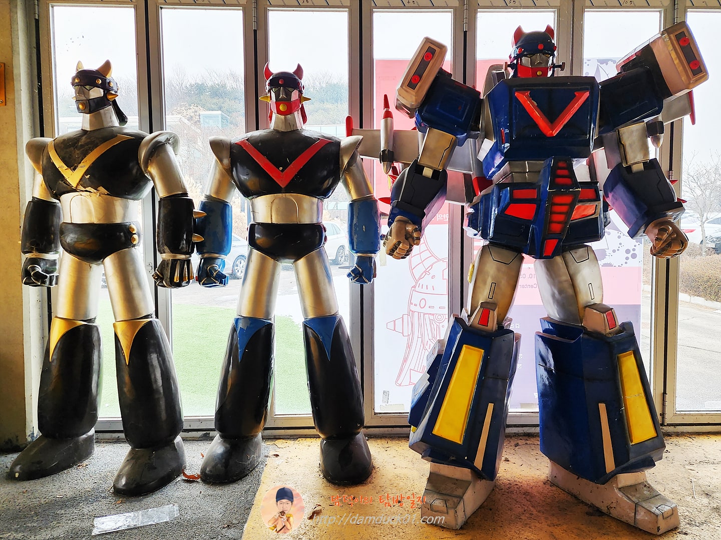 실내 주차장에도 태권브이