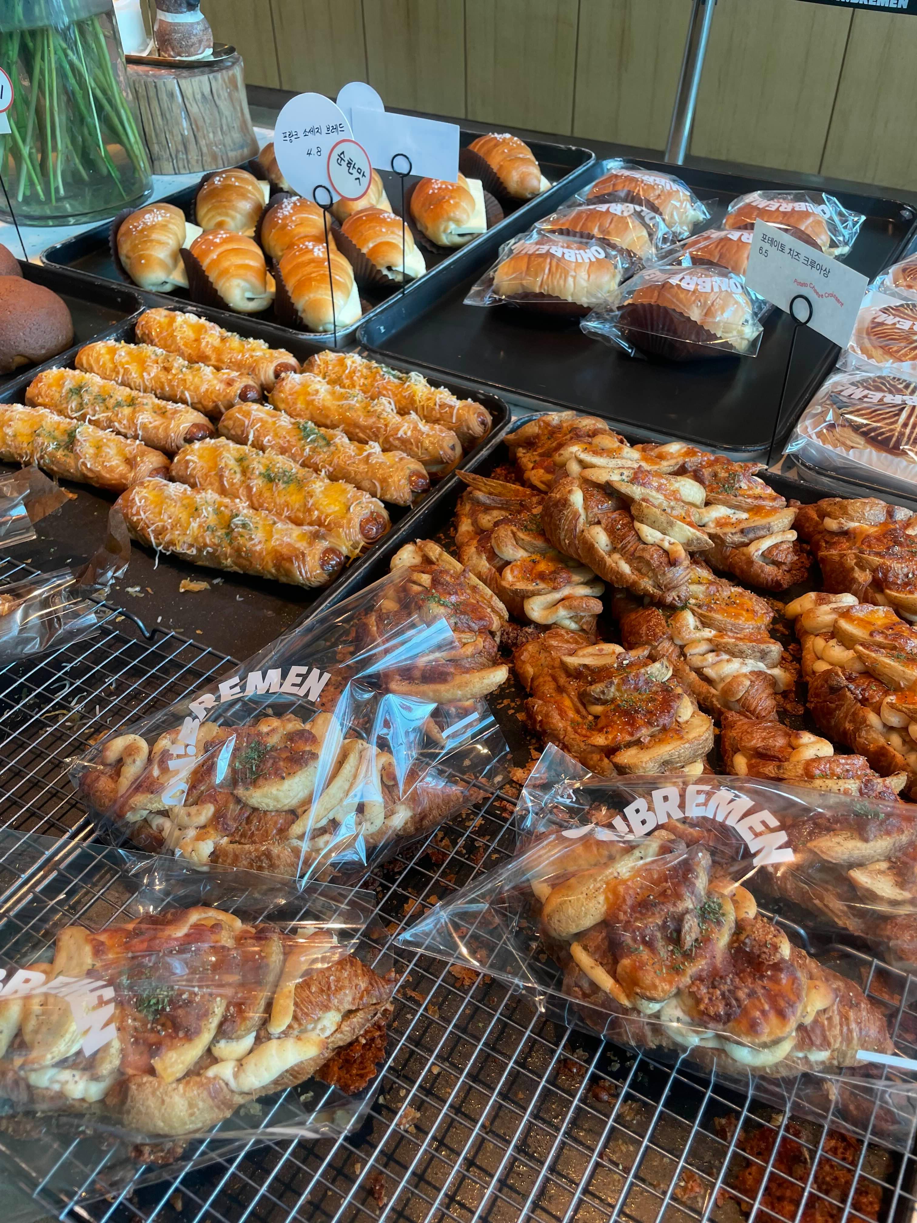 포항 영일대 회전목마 카페 오브레멘