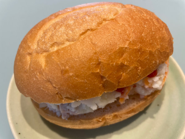 감자샐러드 샌드위치 완성샷