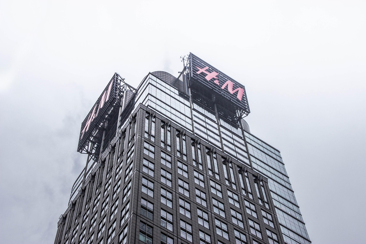 H&amp;M 건물 외관