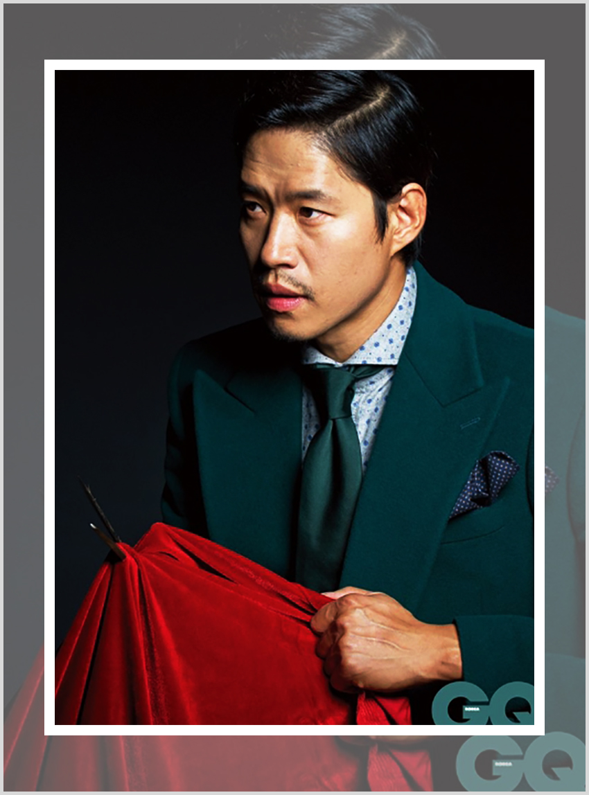 우아한 친구들이라고 하는 드라마에 출연하는 유준상의 프로필 정보를 살펴보면서 그 내용을 보충하기 위해 사용된 이미지이다. 유준상이 작중에서 보여준 여러 역할을 연기하는 모습이 담겨있다.