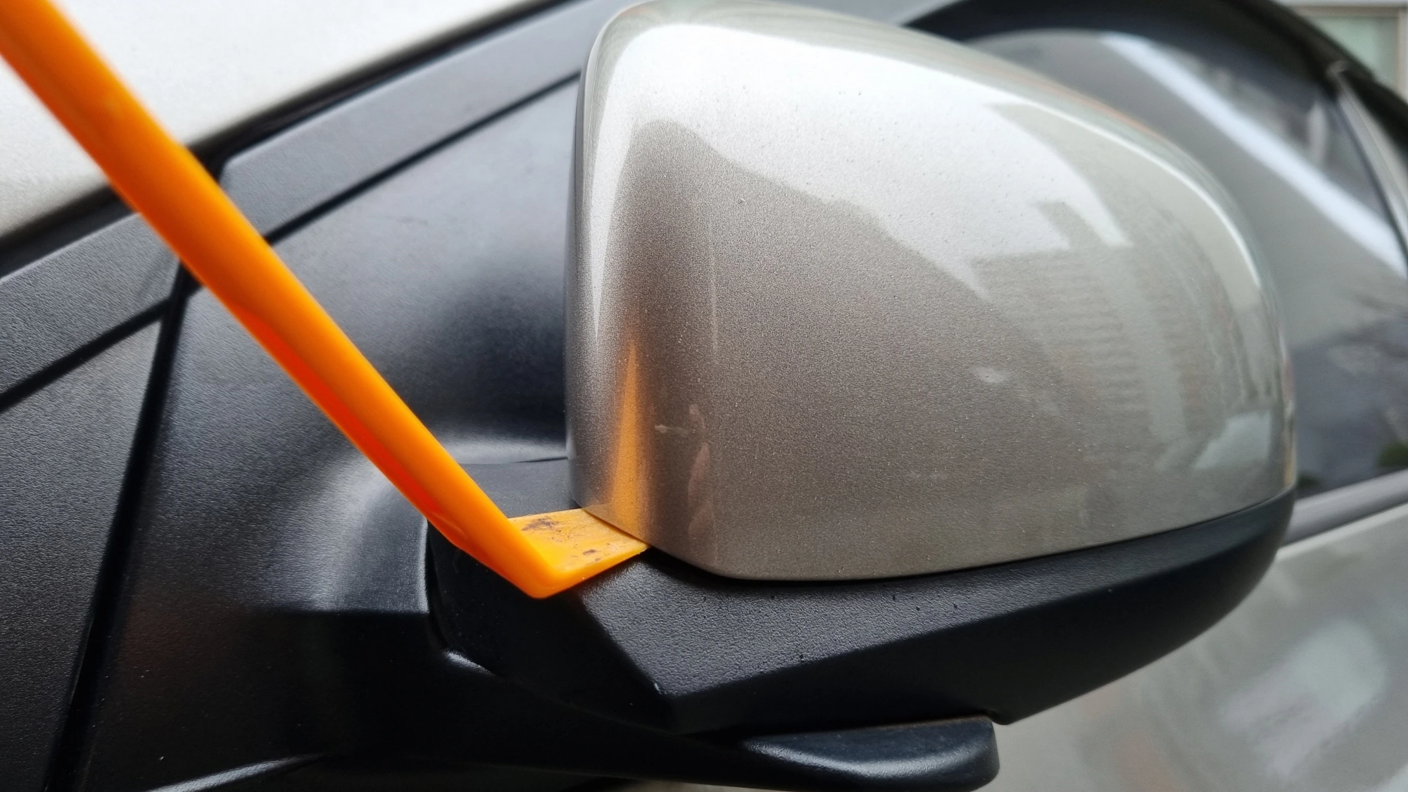 사이드미러 커버 분리하는 방향