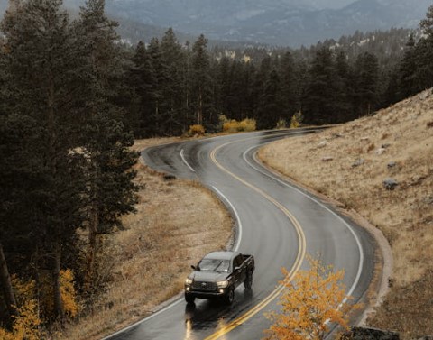 장거리 운전자 필수 체크리스트 (배터리, 부동액, 타이어)