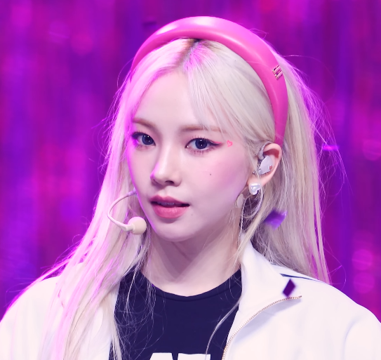 엠카운트다운, 쇼!음악중심 카리나