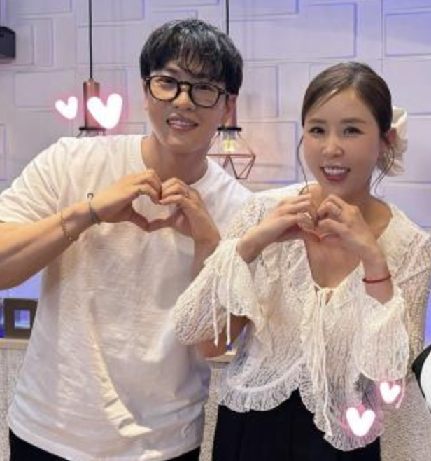 신지 나이 결혼 문원과 함께한 커플 사진