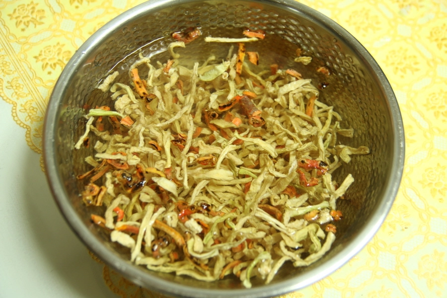 무말랭이 불리는 모습