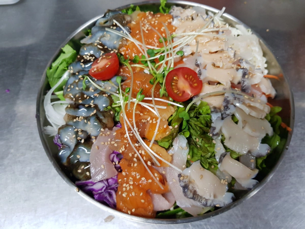 대결 맛 대 맛 철판해물전골 vs 황제물회