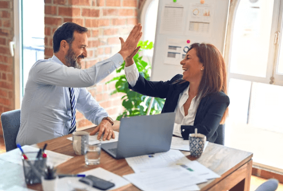 소규모 사업자 필수! 세금&middot;보험 자동화로 시간과 돈 아끼는 법