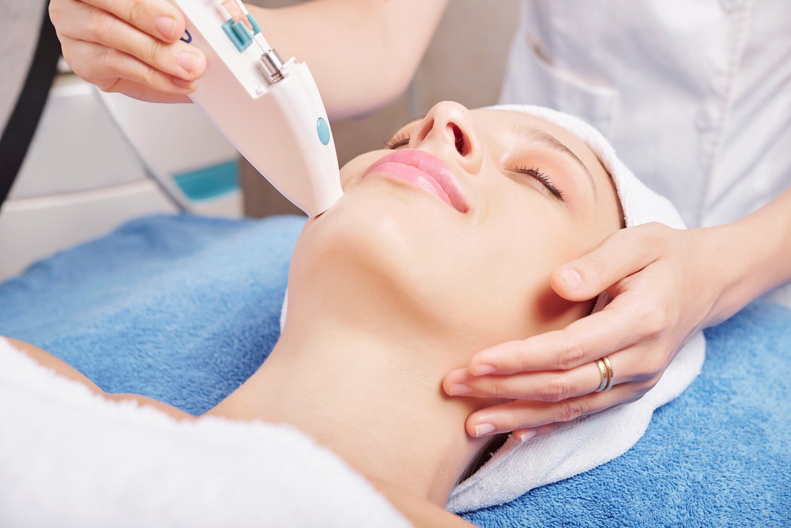 스킨부스터(Skin Booster) – 피부 재생 & 탄력 강화