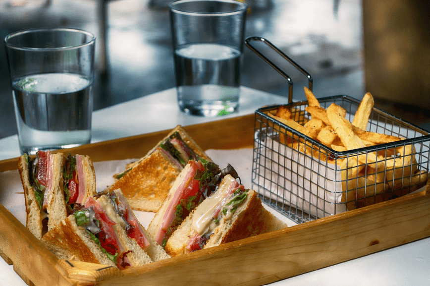 샌드위치와 감자칩