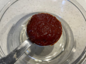 비빔국수 양념장 만드는법 - 고추장 2큰술