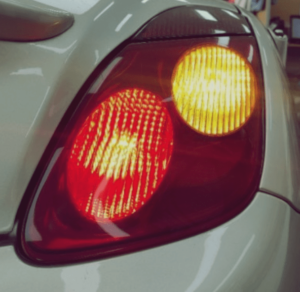 자동차-방향지시등-점등모습