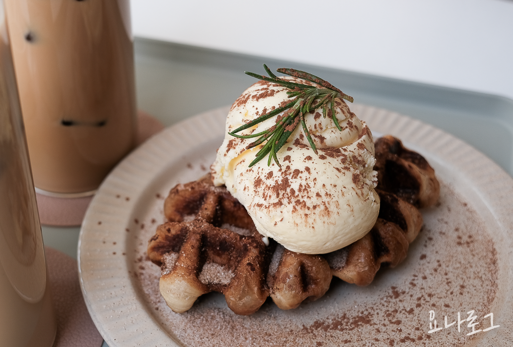 영통카페 영통맛집 수원카페 수원맛집 신동카페거리 신동카페 영통카페추천 신동카페추천 수원카페추천 수원데이트 수원데이트코스 수원가볼만한곳 영통가볼만한곳 구스타브 신동구스타브 크로플 크로플맛집 수원경희대 수원경희대맛집 수원경희대카페 영통데이트 영통데이트추천 영통데이트코스