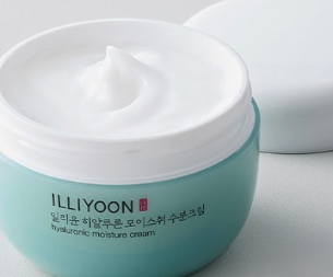 얼굴을 건조해지지 않게 바르는 수분크림