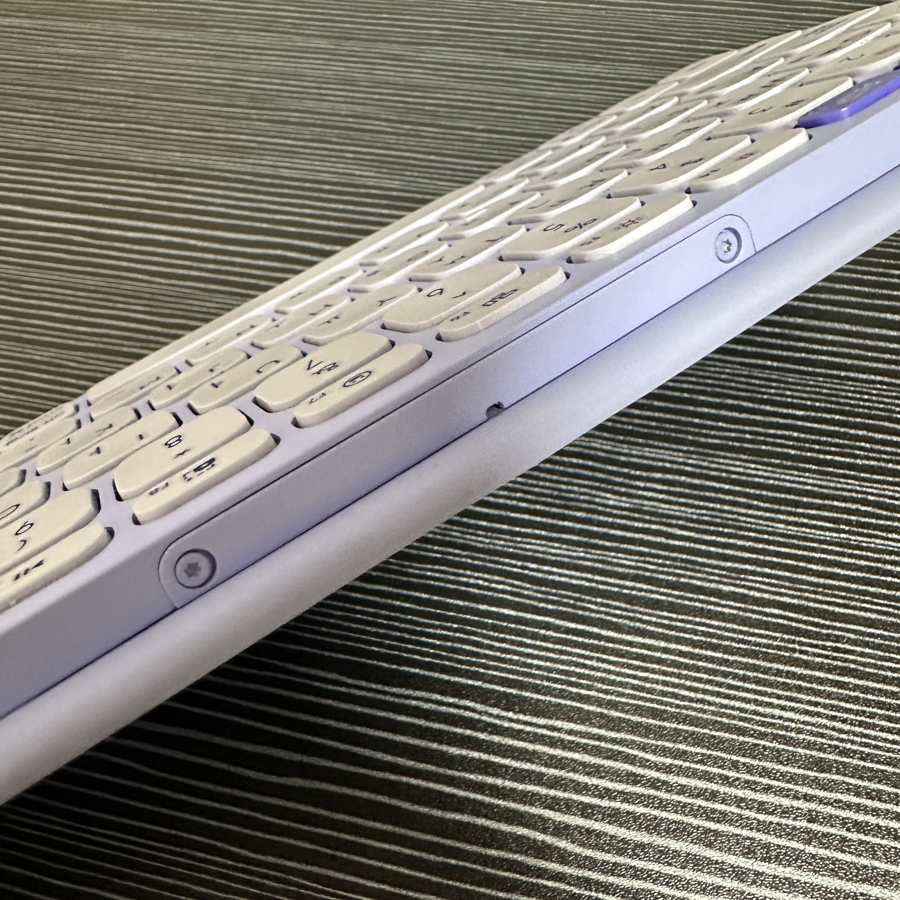 로지텍_키즈투고2_블루투스키보드_배터리교체