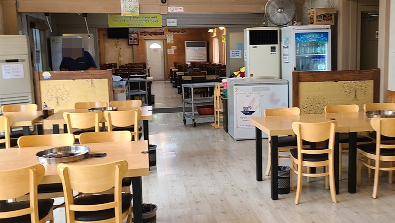 식당-내부-전체-모습