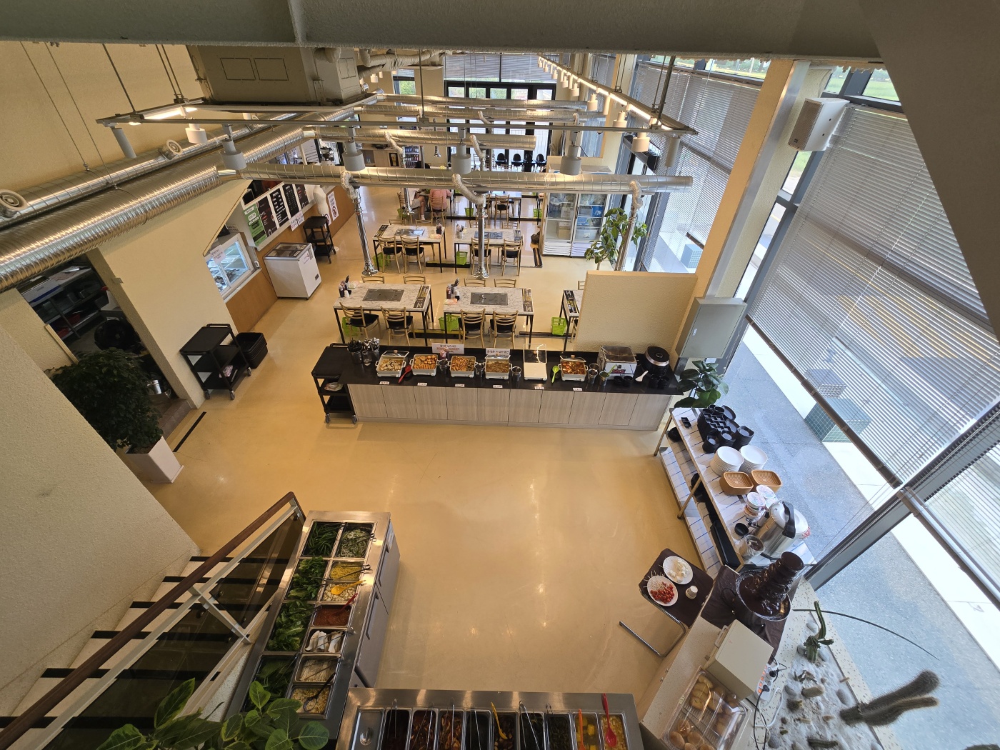 뷔페가 있는곳의 모습