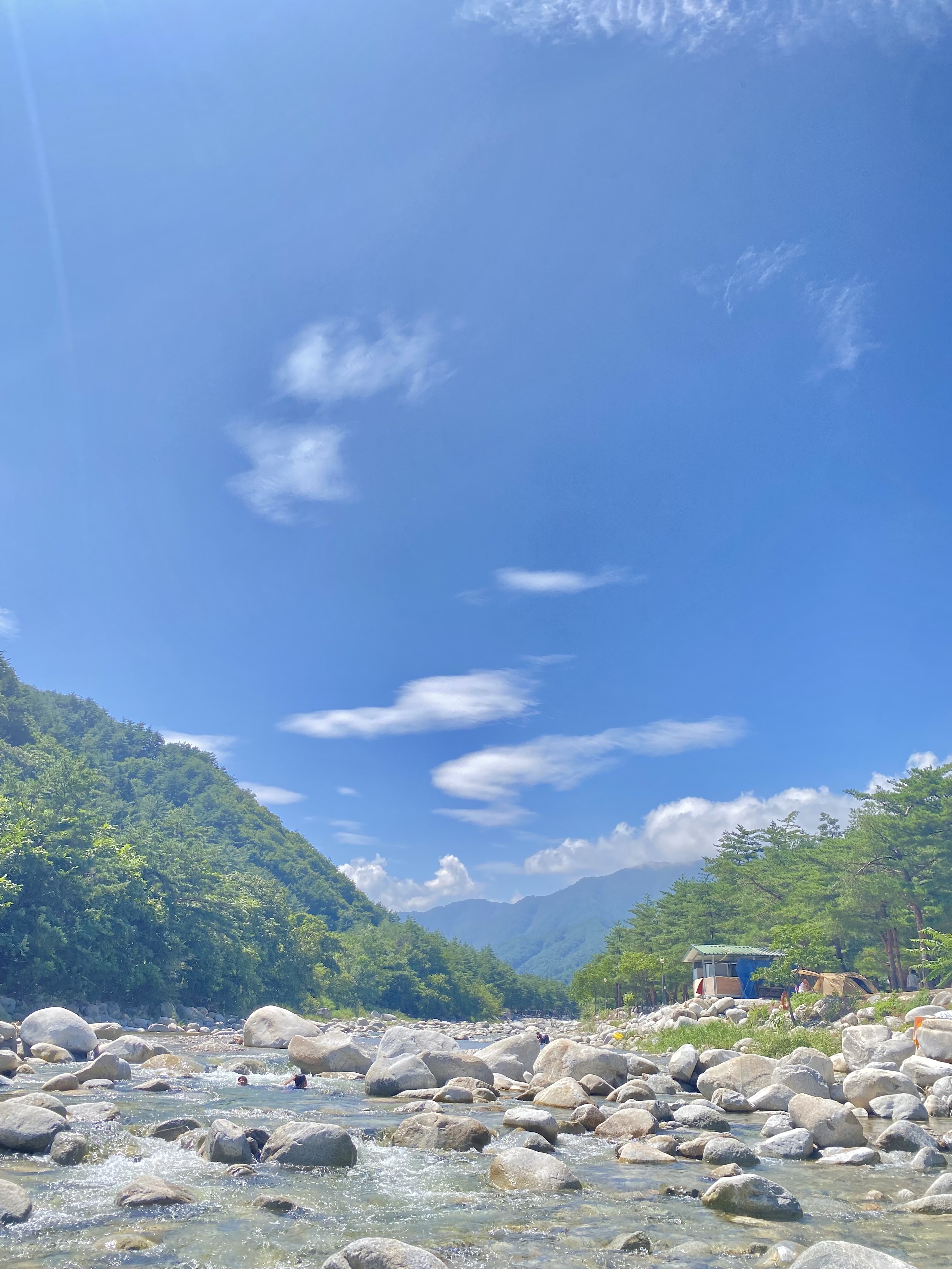 장천마을-캠핑장-계곡-전경