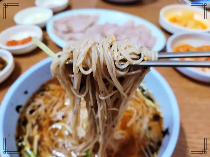 생활의달인 냉국수 막국수 편육 수육 달인 맛있는 막국숫집 은둔식달 40년 경력 노포 부여 맛집 정보