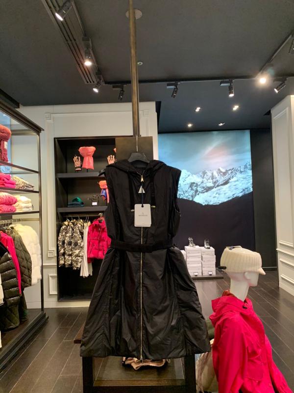 몽클레어 FENASSE 다운구스 롱 패딩 조끼 베스트 블랙 G20931C00044