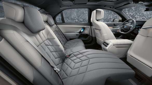 2025년형-BMW-i7-비건-가죽-옵션