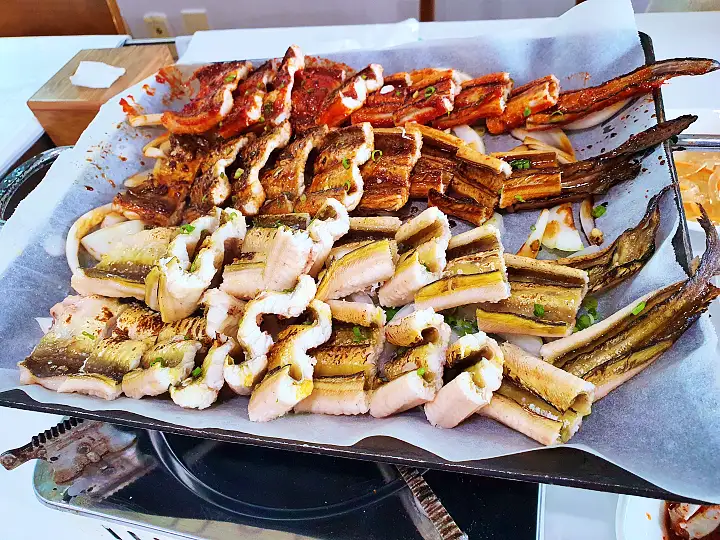 백반기행 180회 반효정 편 삼색 장어구이 바다장어 아나고 붕장어 양념 간장 소금 구이 보령 맛집 소개