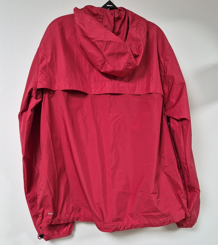 푸마 간절기 바람막이