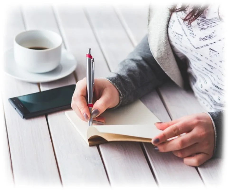 블로그-가독성-높이기-노트와-펜