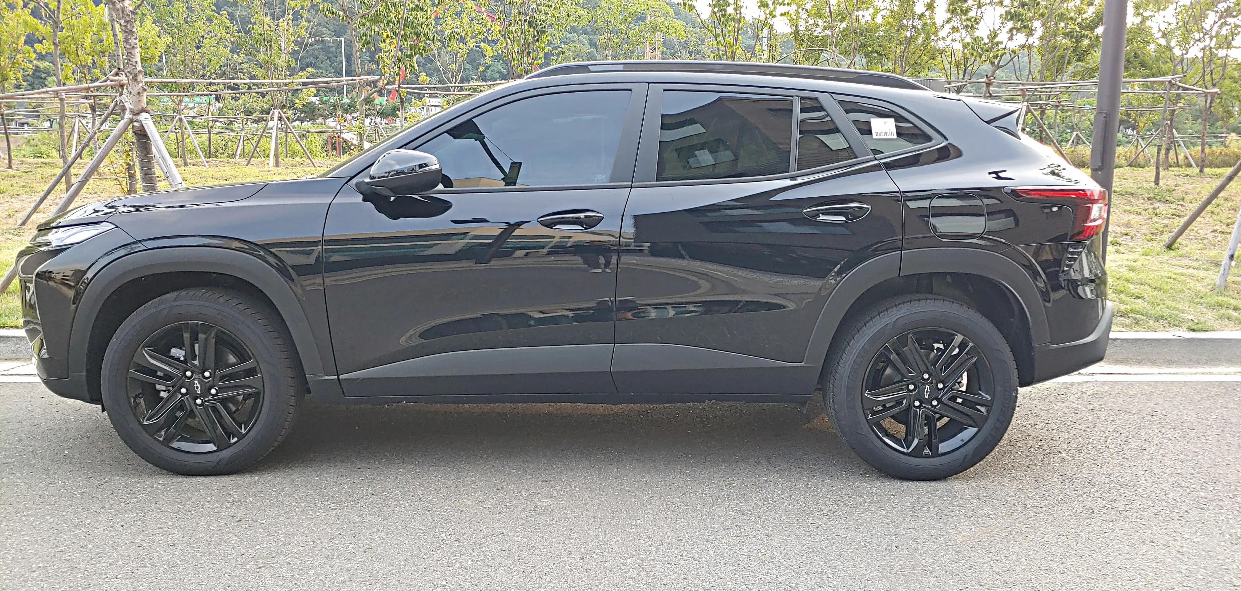 쉐보레 트랙스 크로스오버 액티브(블랙) - 외부