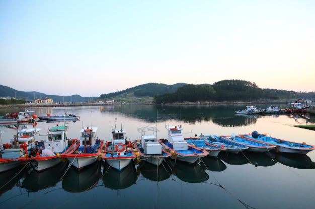 숨은 국내 여행지 탐방기: 대중적이지 않은 소도시, 작은 마을의 특별한 명소와 맛집 소개