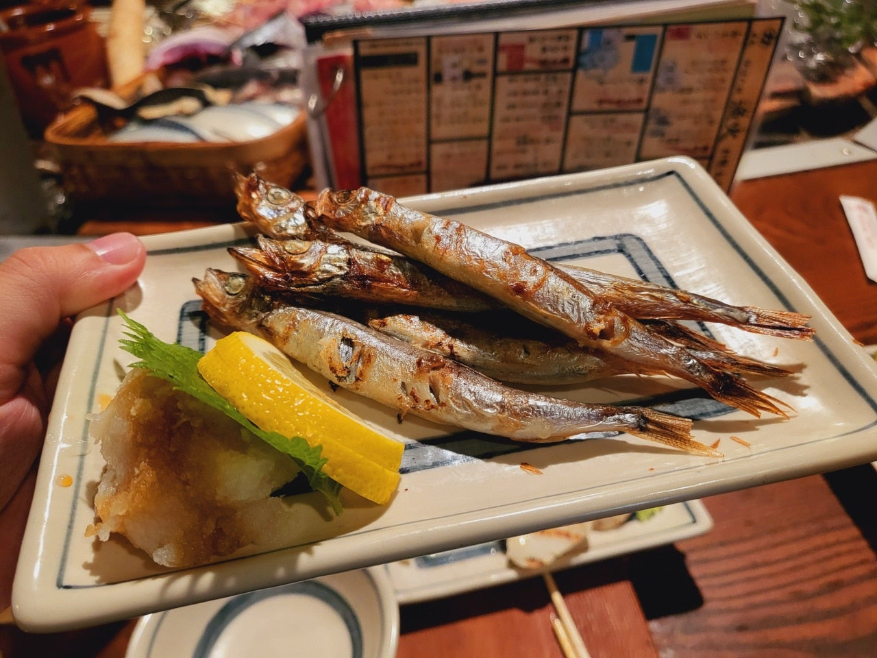 오사카 우메다 술집 이자카야 생맥주 한잔하기 좋은 로바다야끼 이사리비마츠다꼬치 오사사에 나온 맛집