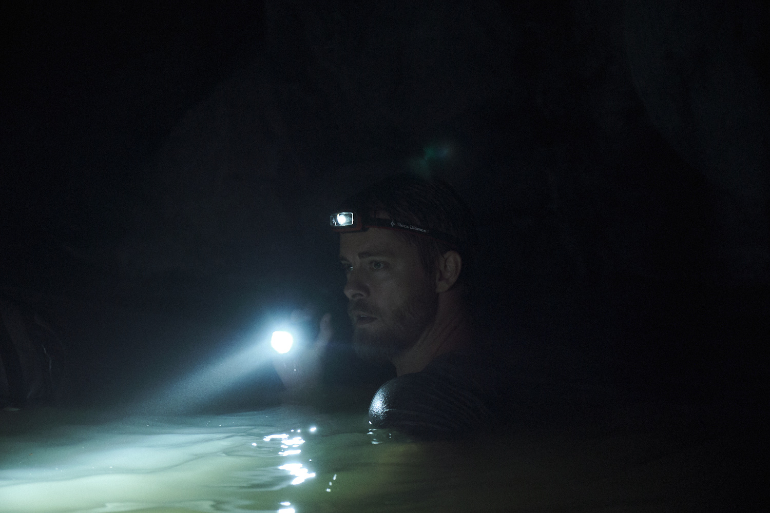 【호주 공포영화 추천】 블랙 워터: 어비스 다시보기 줄거리 결말 후기 리뷰 스포일러