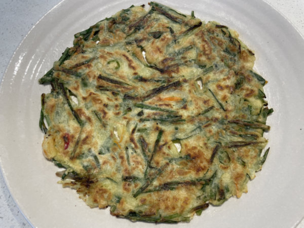 부추전 맛있게 만드는 법 - 완성샷, 그릇에 올림