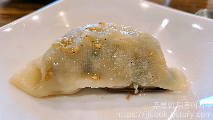 격이다른수제만두-만둣국-고기만두