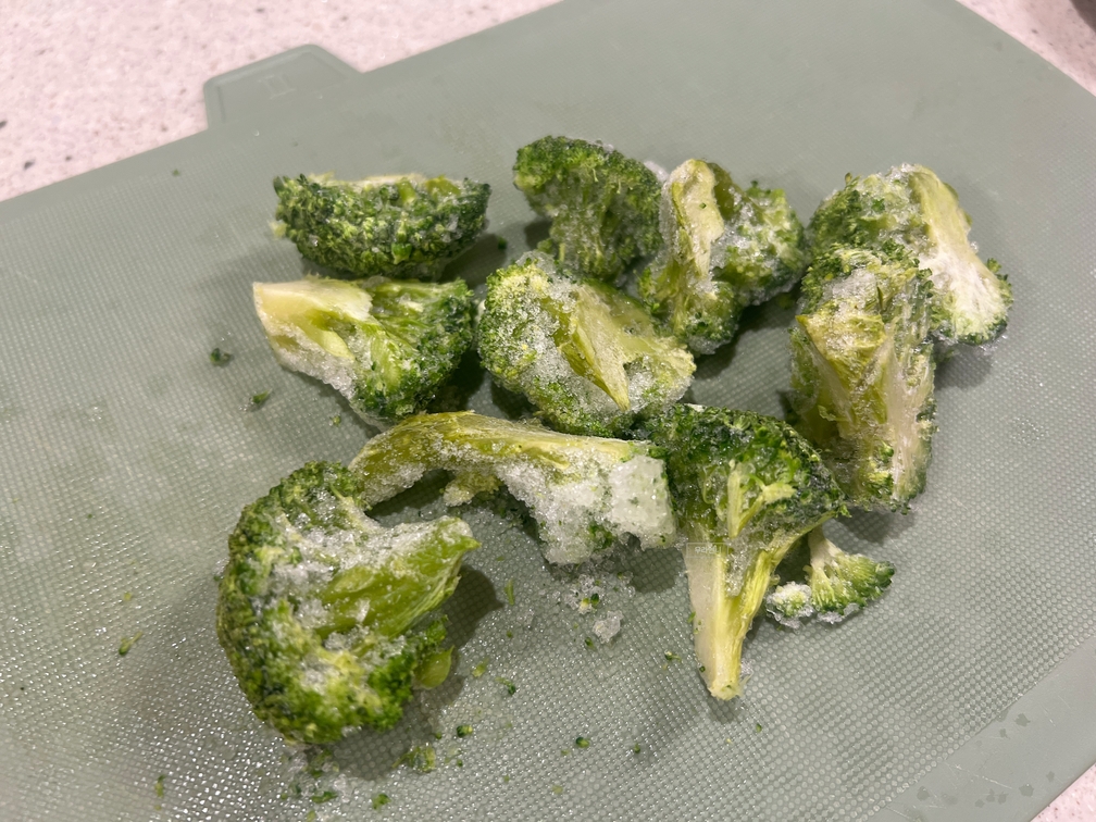 너무 큰 건 반으로 잘라줘요