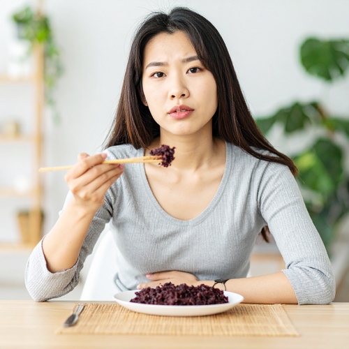 수분 섭취가 부족하면 장 기능 장애로 이어질 수 있습니다