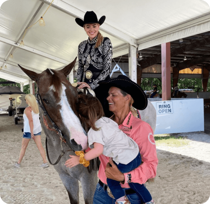 케이트업튼-승마모습