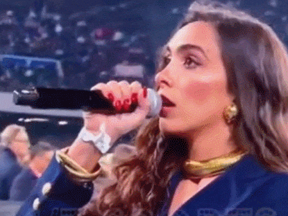 어쩌나! 영국 축구경기장에 퍼진 최악의 '국가' VIDEO: 'Got to be the worst national anthem performance I've EVER watched'