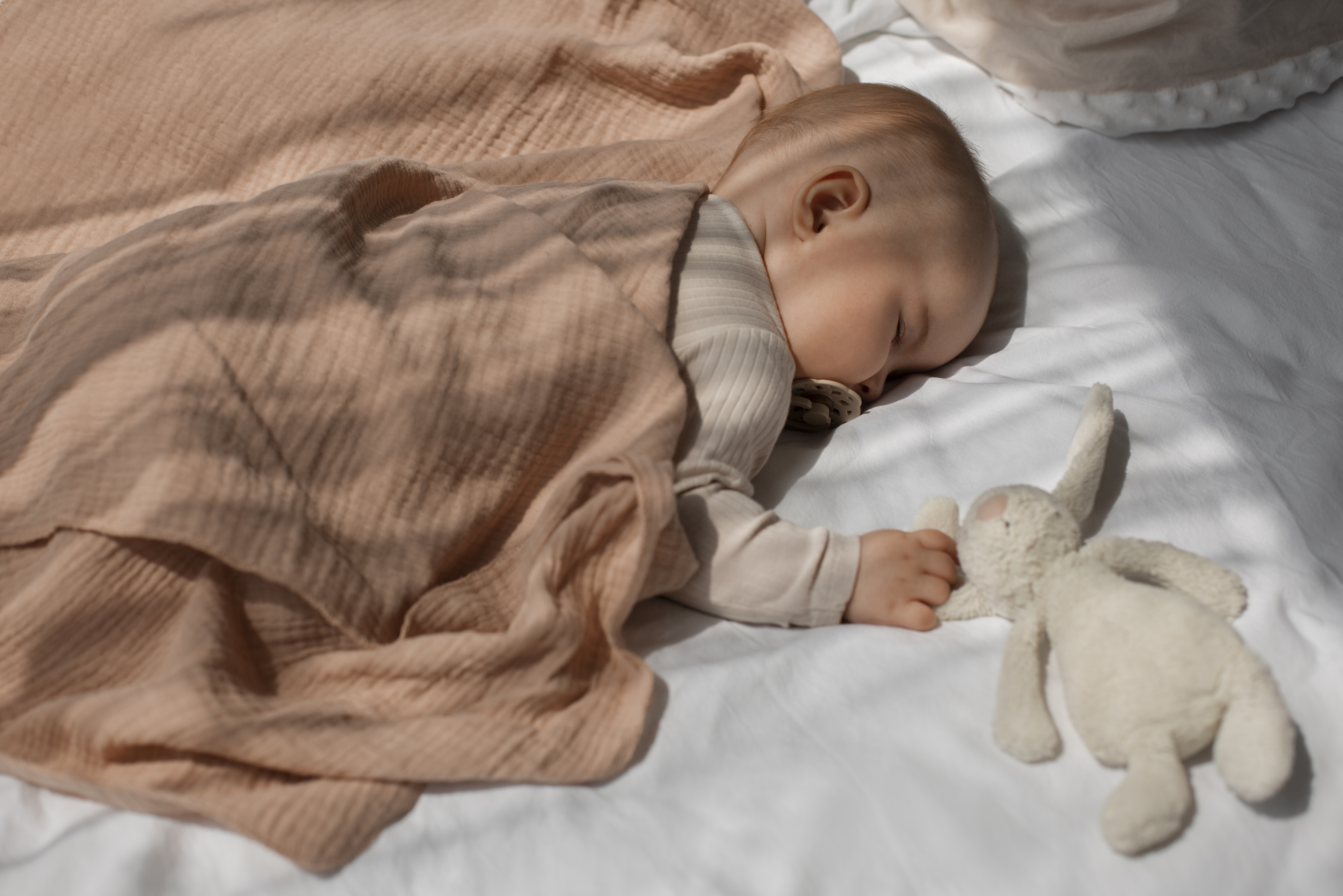 신생아 자는 모습